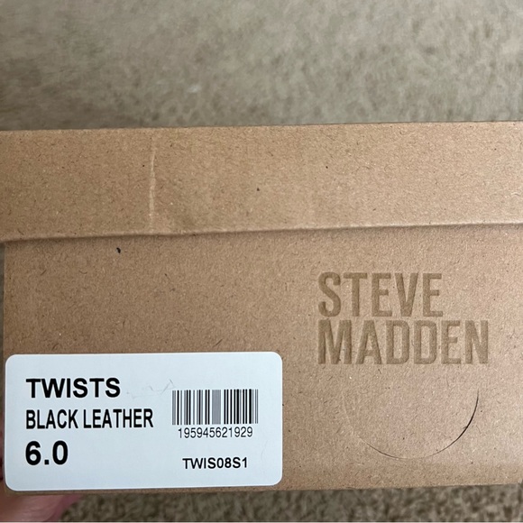 Steve Madden twists in black - Picture 5 of 5
